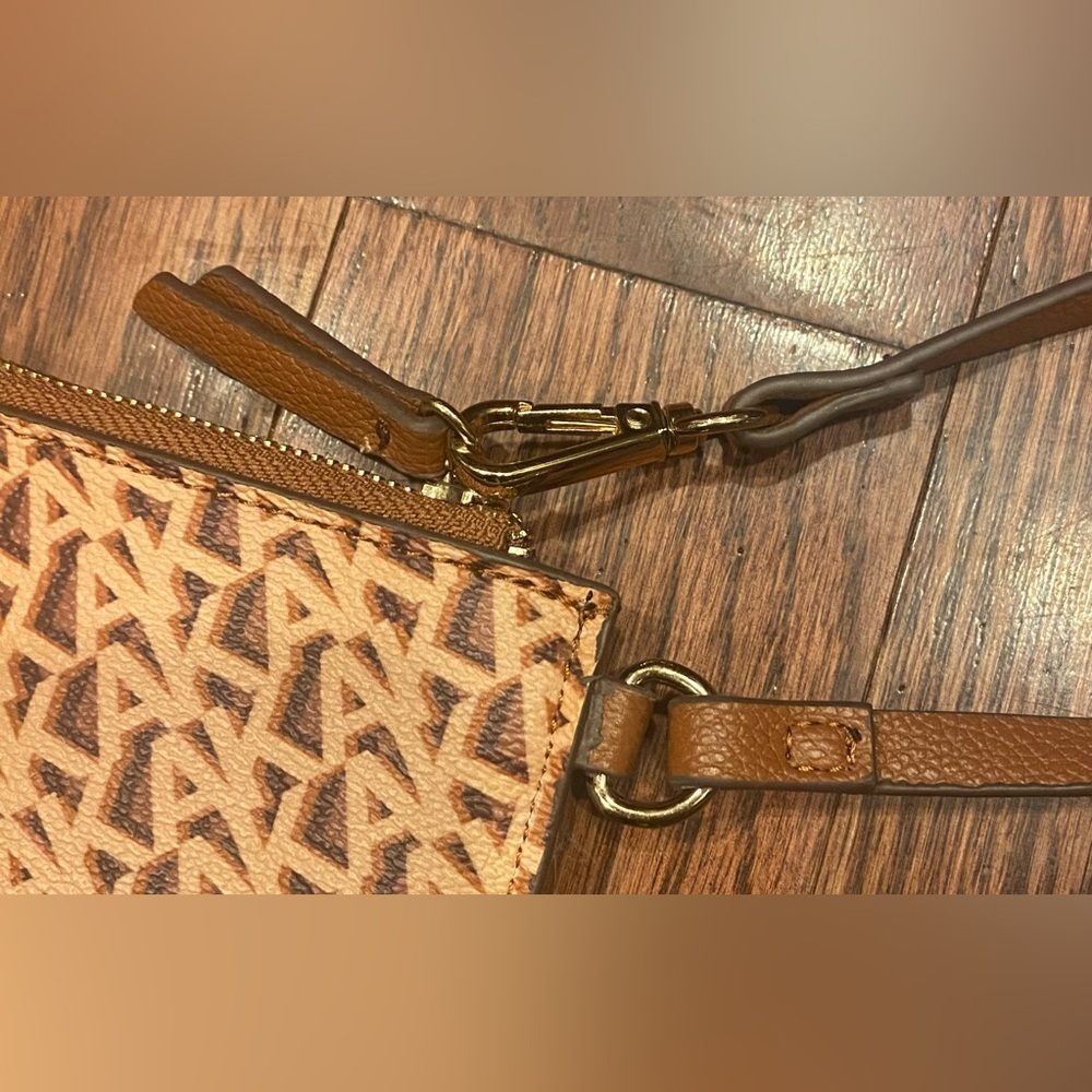 Anne Klein Signature Wristlet New Vintage Brown/Tan AK Pattern Zip Top Lined - Picture 5 of 5